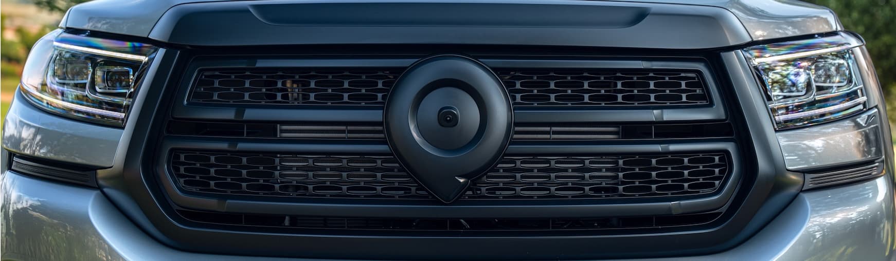 P300 PHEV black front grille